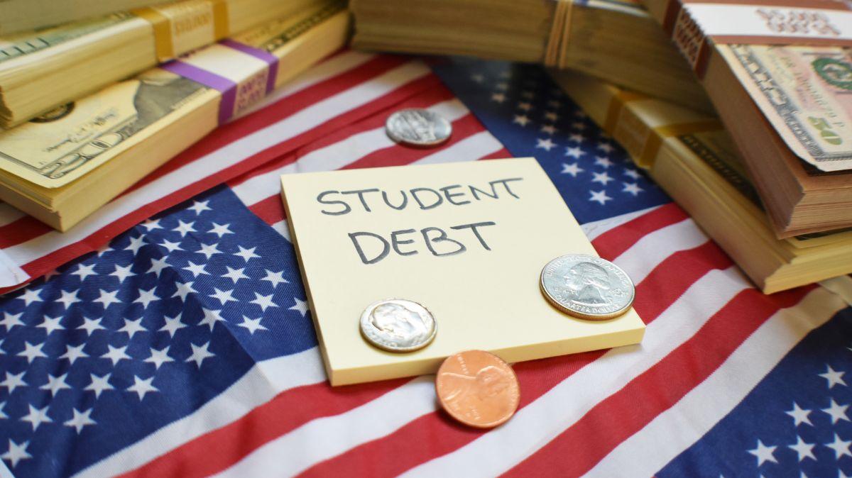 The Federal Government is moving to collect delinquent student debt, voluntarily or involuntarily.
