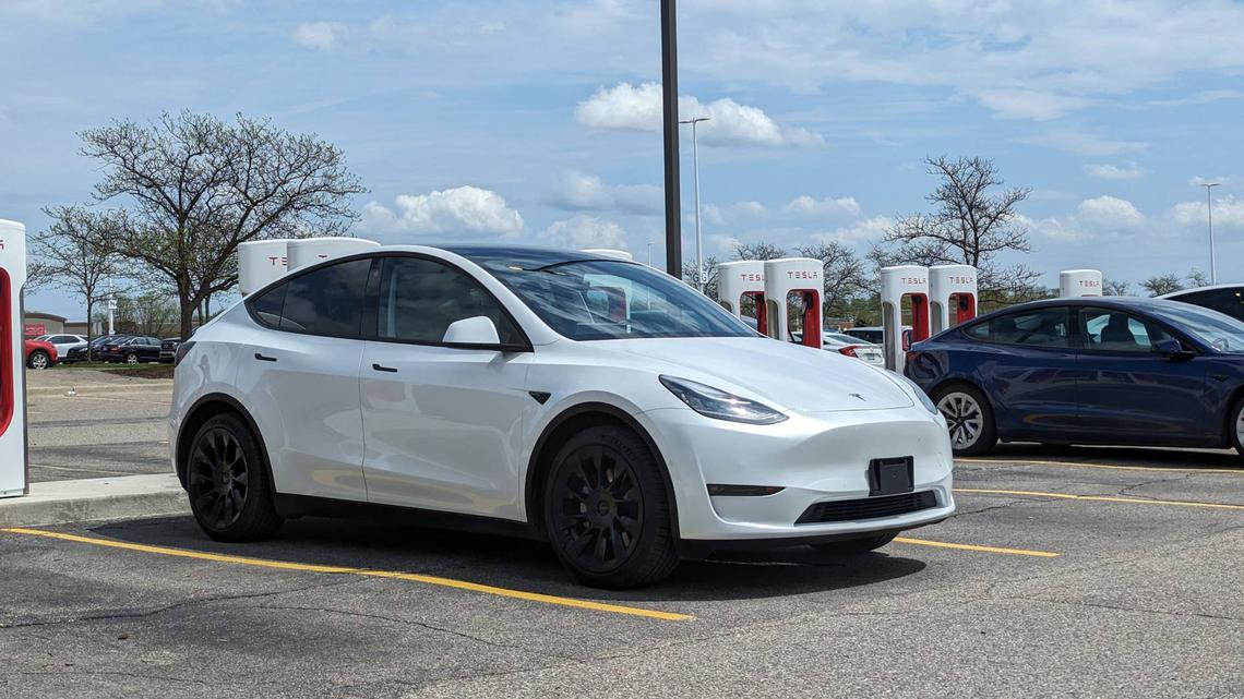 Tesla Model Y Steering Wheel Fell Off While Driving - Here's What Investigators Found 