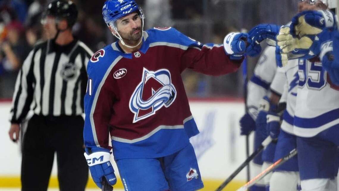 Nathan MacKinnon's 4-point night powers Avs past Lightning