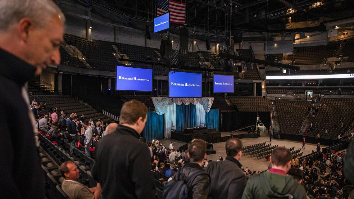 Warren Buffett's Berkshire dumps entire stake in Visa 