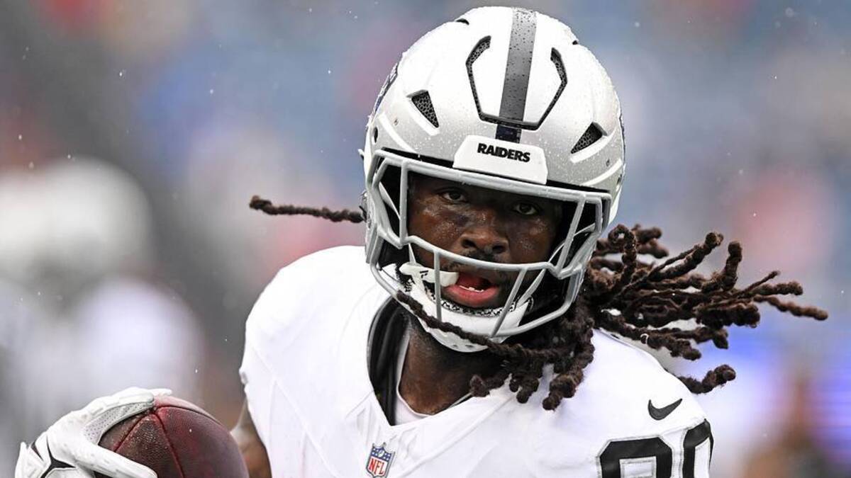  Sep 7, 2025; Foxborough, Massachusetts, USA; Las Vegas Raiders tight end Ian Thomas (80) practices before the game at Gillette Stadium. Mandatory Credit: Brian Fluharty-Imagn Images | Brian Fluharty-Imagn Images 