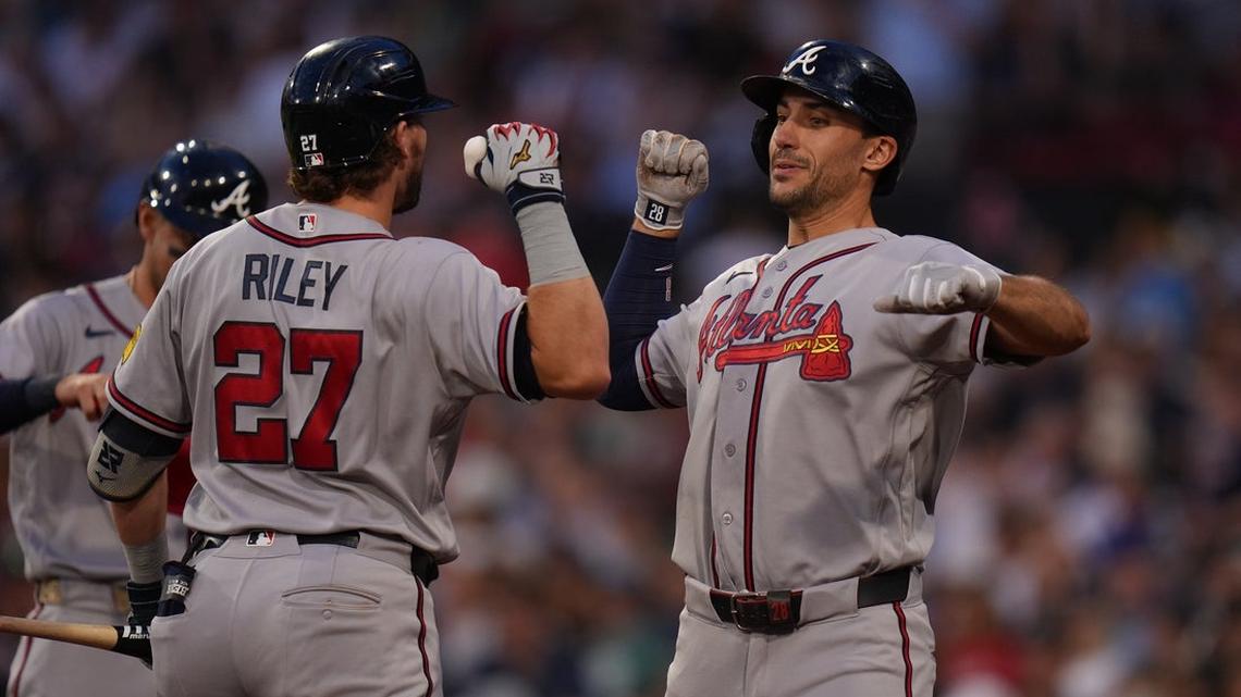 Braves’ bats bust out in series-opening win over Red Sox