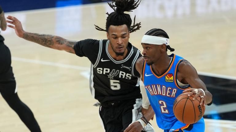 Behind big bench contributions, Thunder overtake Spurs in Game 3 