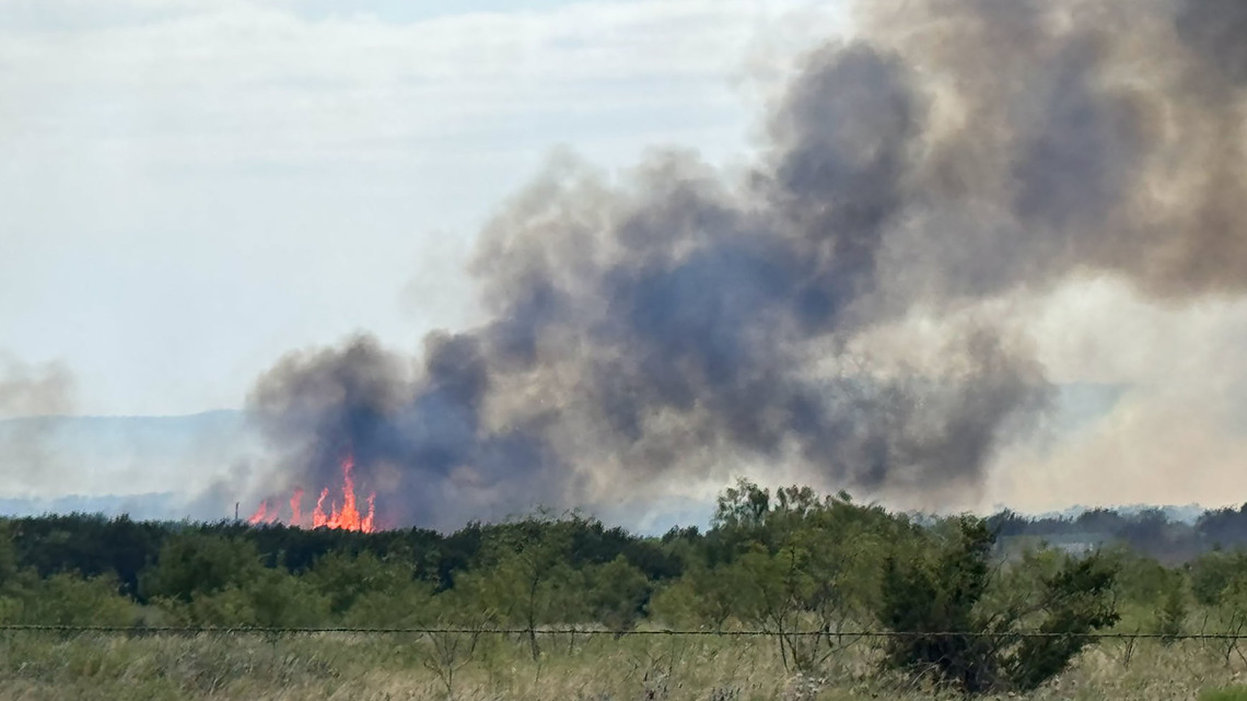 Texas' Ross fire burns 80,000 acres as containment reaches 12%, officials say 