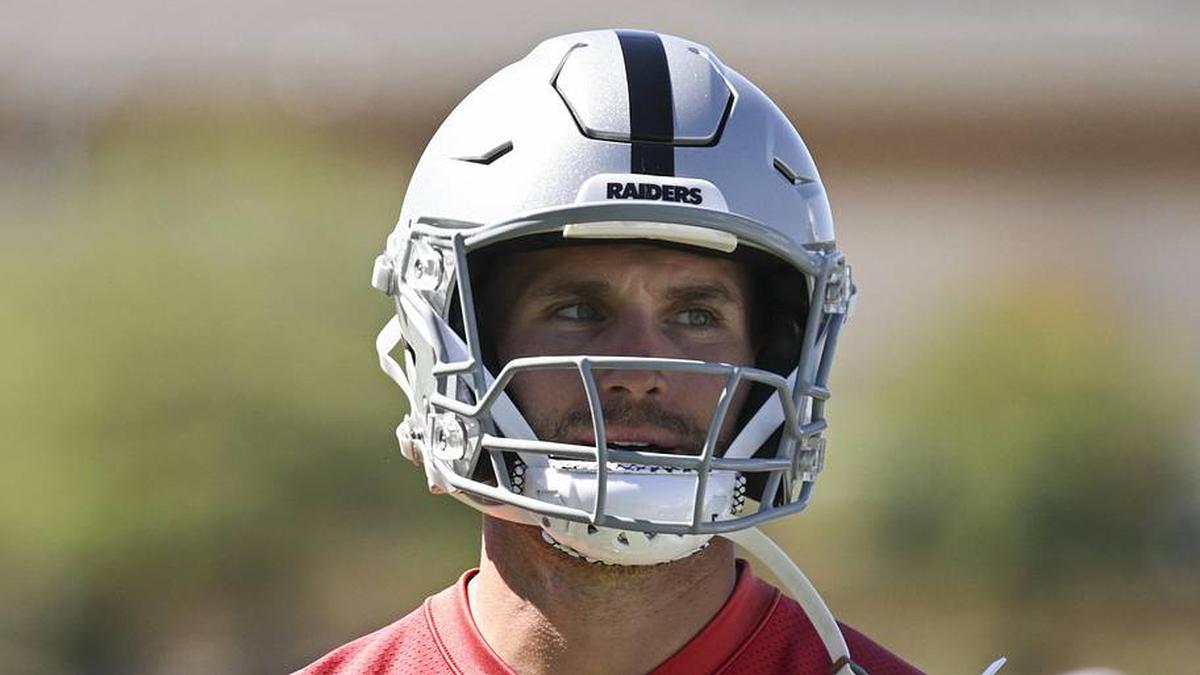  May 28, 2026; Henderson, NV, USA; Las Vegas Raiders quarterback Kirk Cousins (8) warms up during organized team activities at Intermountain Health Performance Center. Mandatory Credit: Candice Ward-Imagn Images | Candice Ward-Imagn Images 