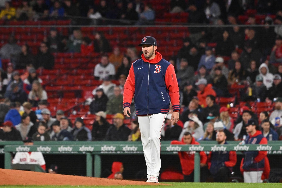  Boston Red Sox interim manager Chad Tracy (17) Eric Canha-Imagn Images