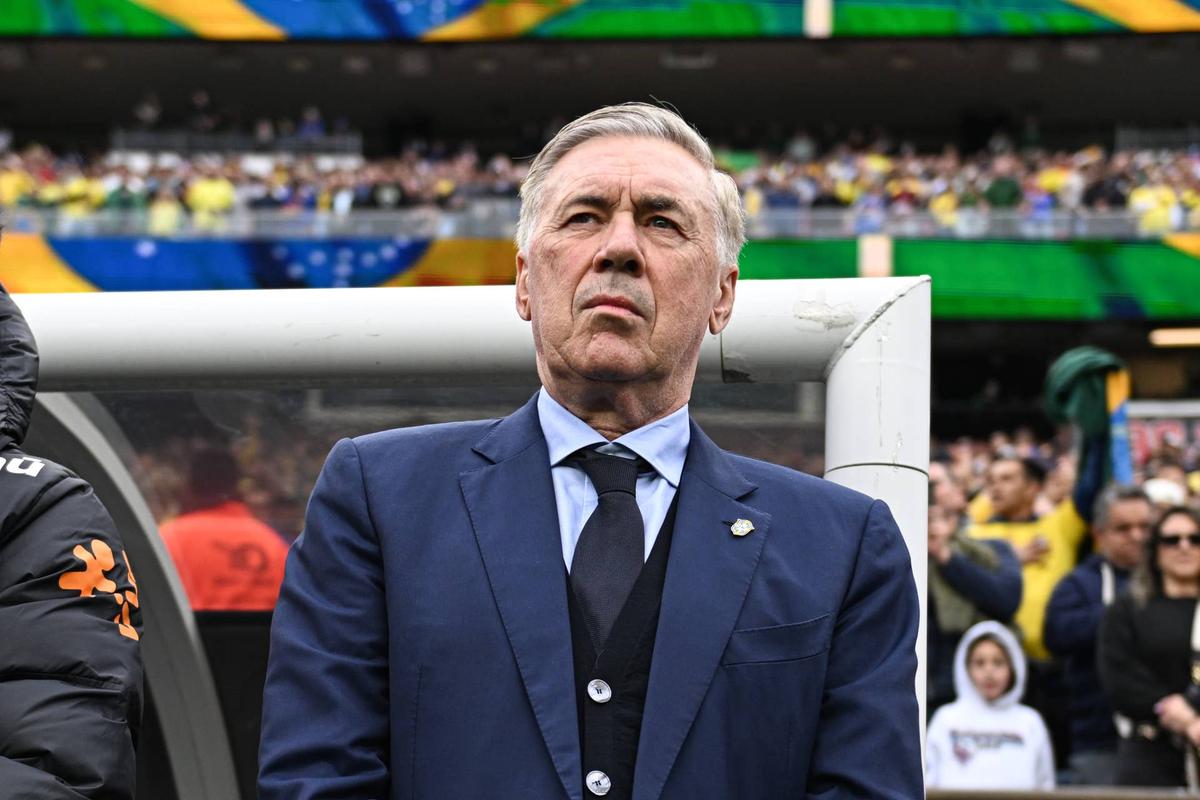  Carlo Ancelotti of of Brazil looks downfield before the game between France and Brazil at Gillette Stadium on March 26, 2026 in Foxborough, Massachusetts. (Photo by Stephen Nadler/ISI Photos/ISI Photos via Getty Images) Photo by Stephen Nadler/ISI Photos/ISI Photos via Getty Images