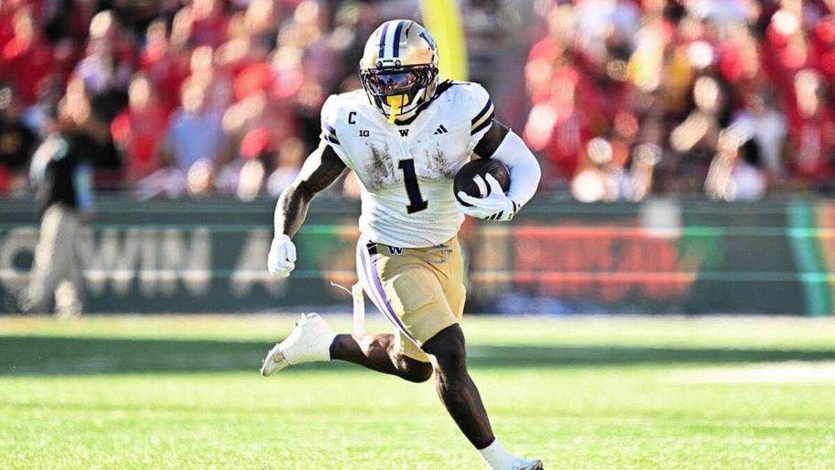  Oct 4, 2025; College Park, Maryland, USA; Washington Huskies running back Jonah Coleman (1) carries the ball against the Maryland Terrapins at SECU Stadium. | Jamie Sabau-Imagn Images 