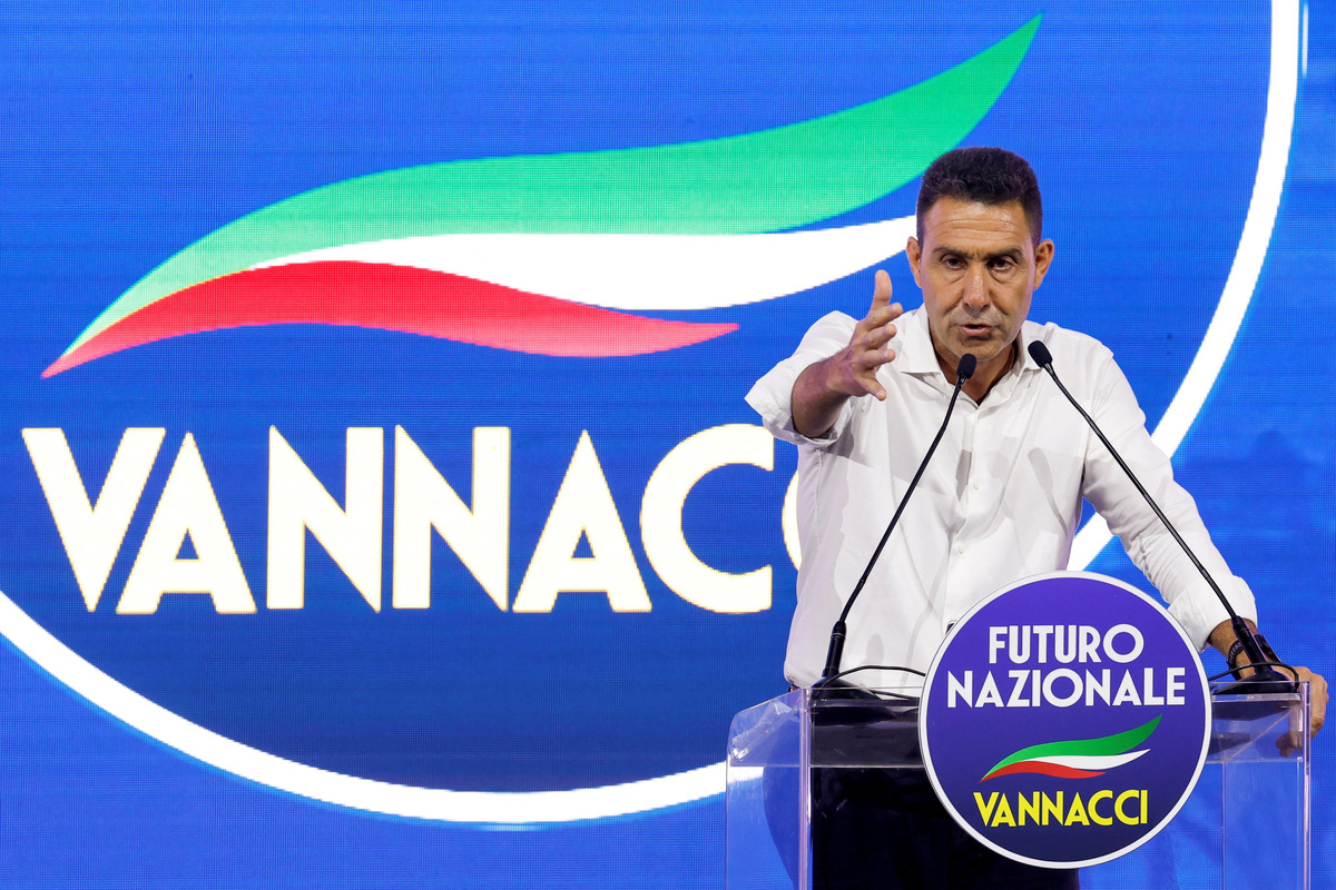 Former Italian general Roberto Vannacci delivers his speech at the end of the national assembly of his far-right Futuro Nazionale party, in Rome, Italy, June 14,  2026. REUTERS/Remo Casilli