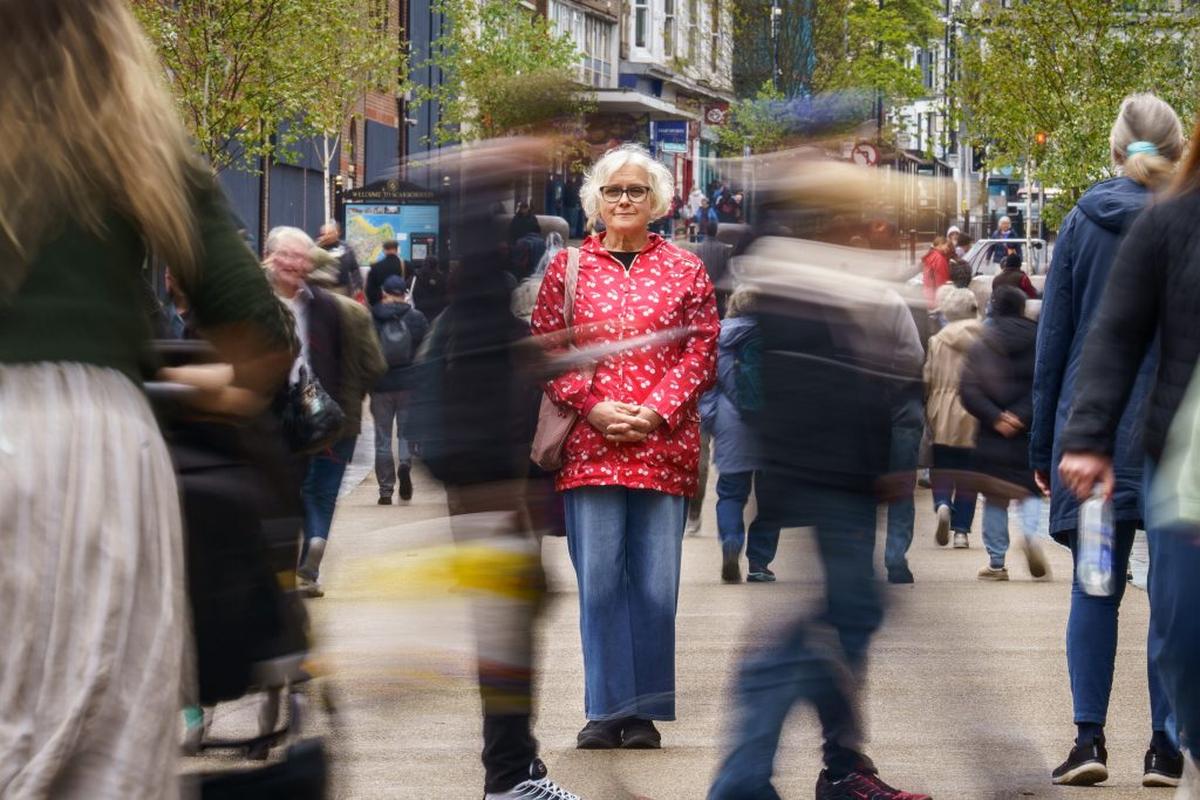  Jenny Parry has a rare condition called hyperfamiliarity for faces. (Tom Maddick via SWNS) 