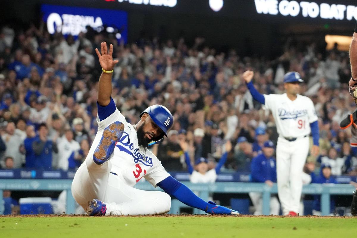  Los Angeles Dodgers left fielder Teoscar Hernandez (37) © Kirby Lee-Imagn Images