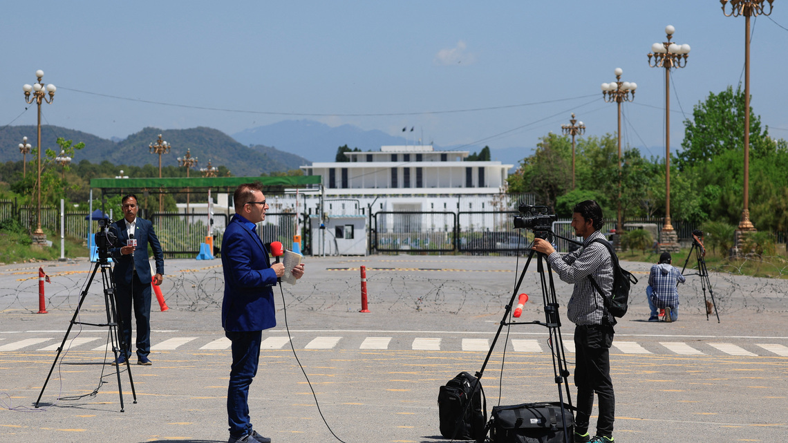 Pakistan broadens foreign media curbs to local staff, drawing backlash 