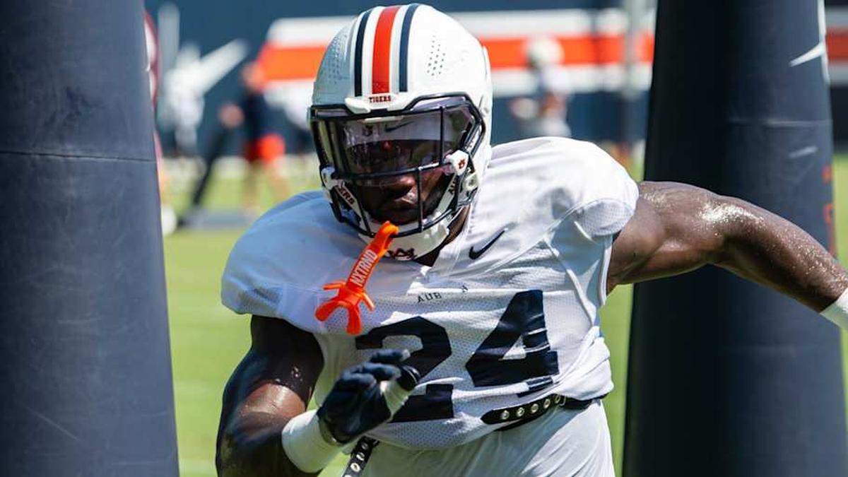  Auburn Tigers buck Keyron Crawford (24) runs drills during practice at Woltosz Football Performance Center in Auburn, Ala. on Tuesday, Aug. 19, 2025. | Jake Crandall/ Advertiser / USA TODAY NETWORK via Imagn Images 