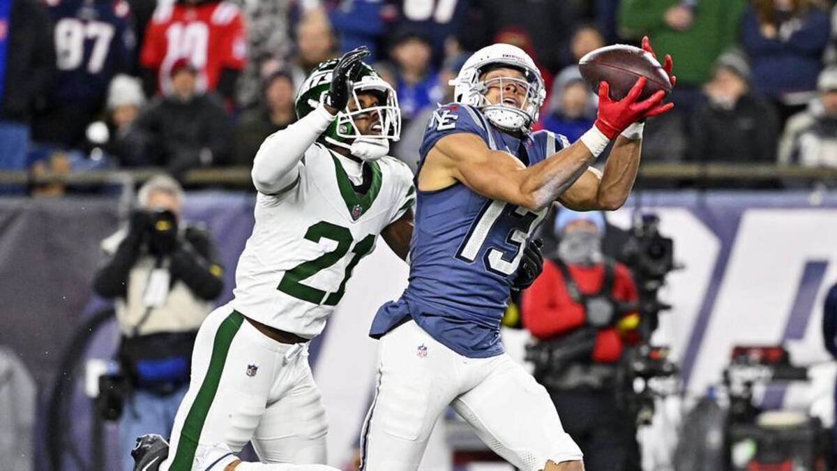  Nov 13, 2025; Foxborough, Massachusetts, USA; New England Patriots wide receiver Mack Hollins (13) makes a catch during the second half against the New York Jets at Gillette Stadium. Mandatory Credit: Eric Canha-Imagn Images | Eric Canha-Imagn Images 