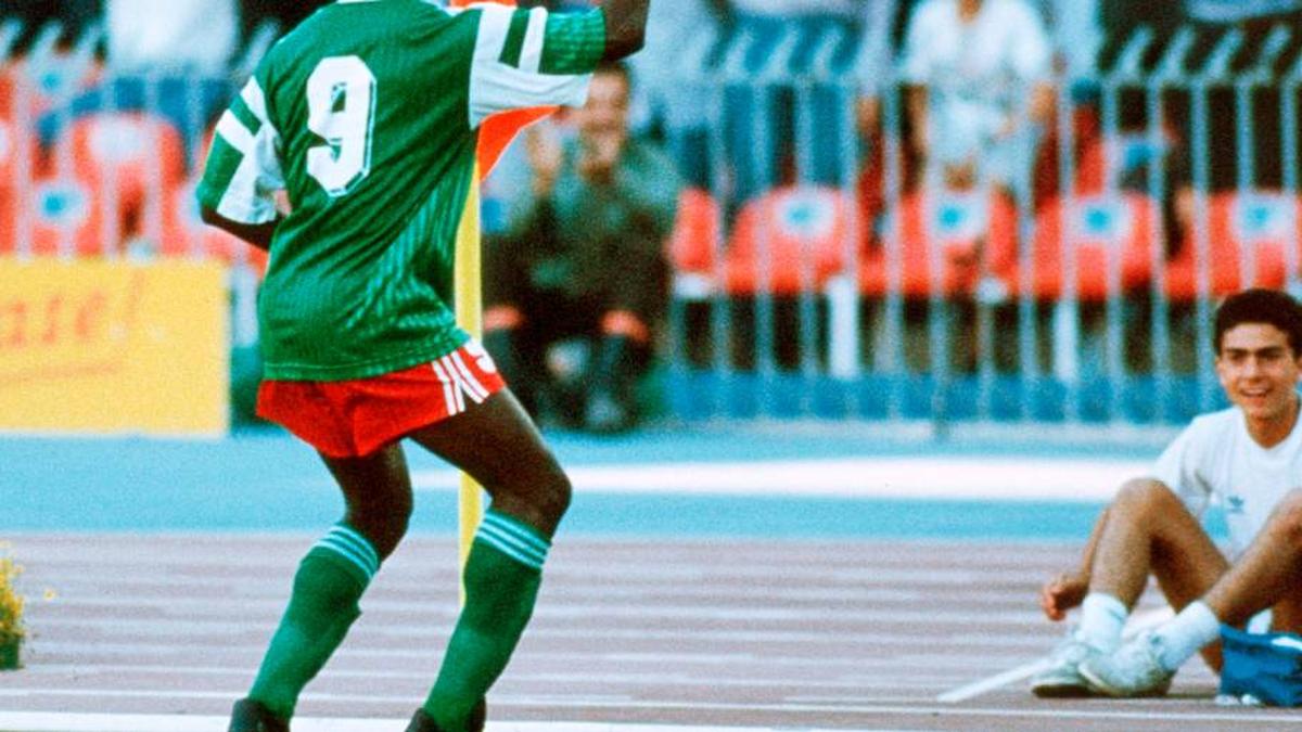  Roger Milla and his dancing celebration took the world by storm in 1990. | Getty/Bongarts 