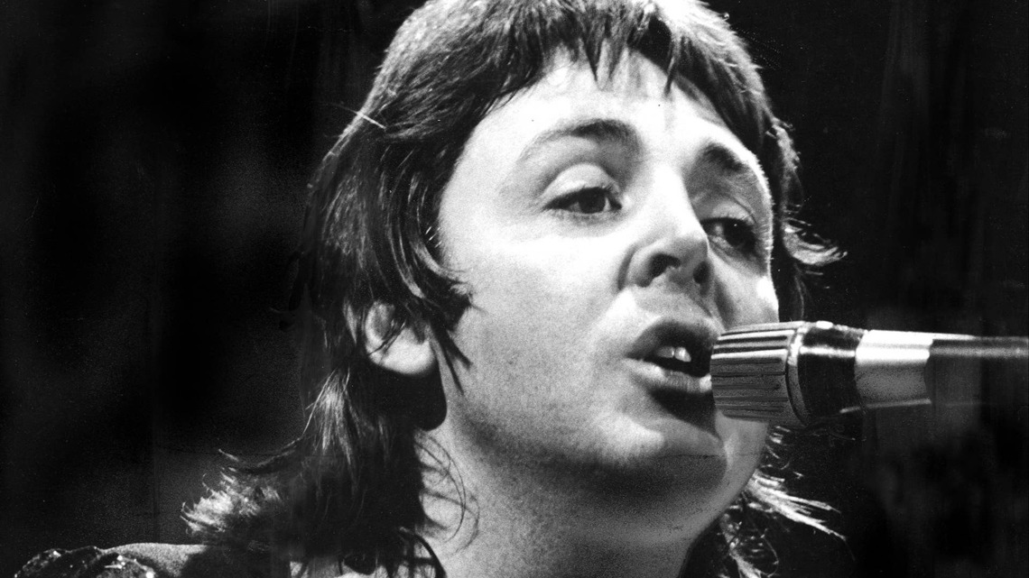 'SNL' Star Shares Paul McCartney's Hilarious Response To Her Trademark Look 