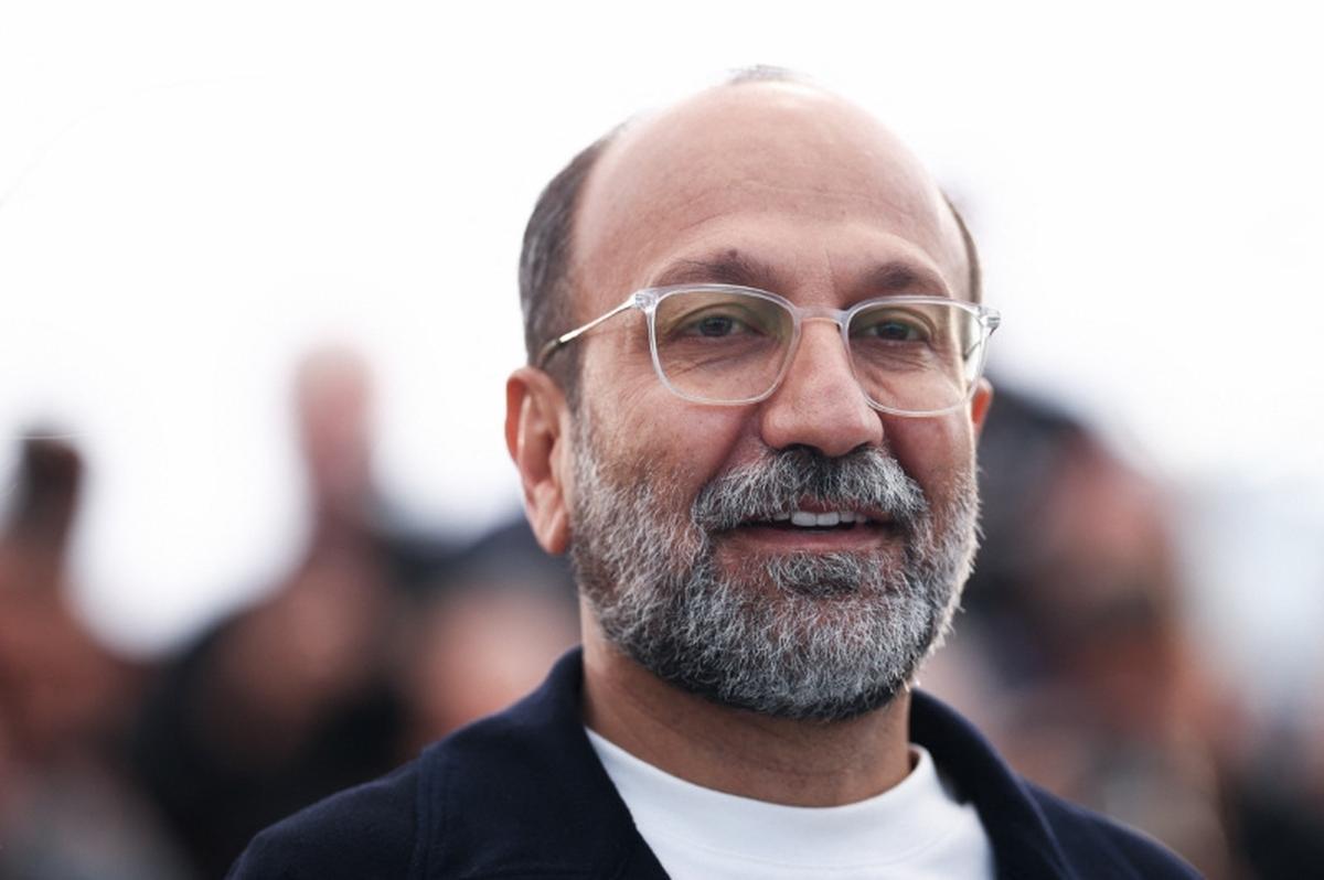 Director Asghar Farhadi poses during a photocall for the film "Histoires paralleles" (Parallel Tales) in competition at the 79th Cannes Film Festival in Cannes, France, May 15, 2026. REUTERS/Marko Djurica