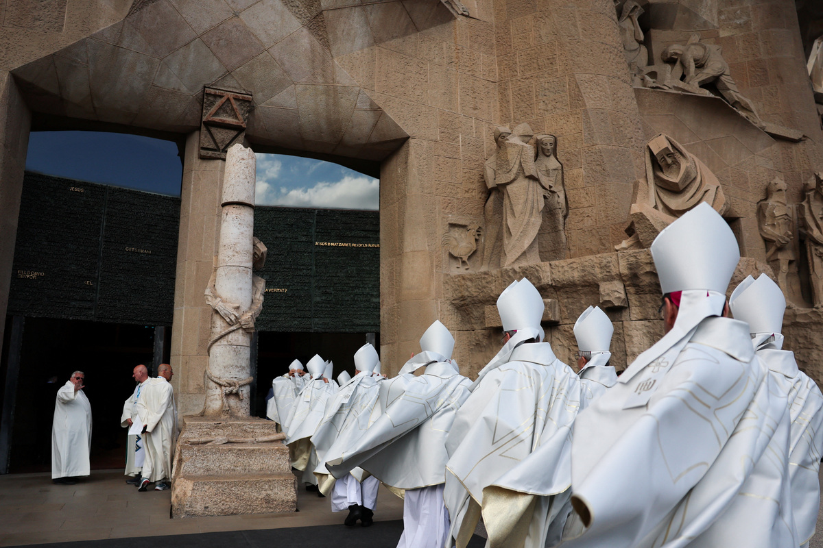 Members of the clergy enter the Basilica of the Sagrada Familia ahead of the Holy Mass, during Pope Leo XIV's apostolic journey, in Barcelona, Spain, June 10, 2026. REUTERS/Yara Nardi