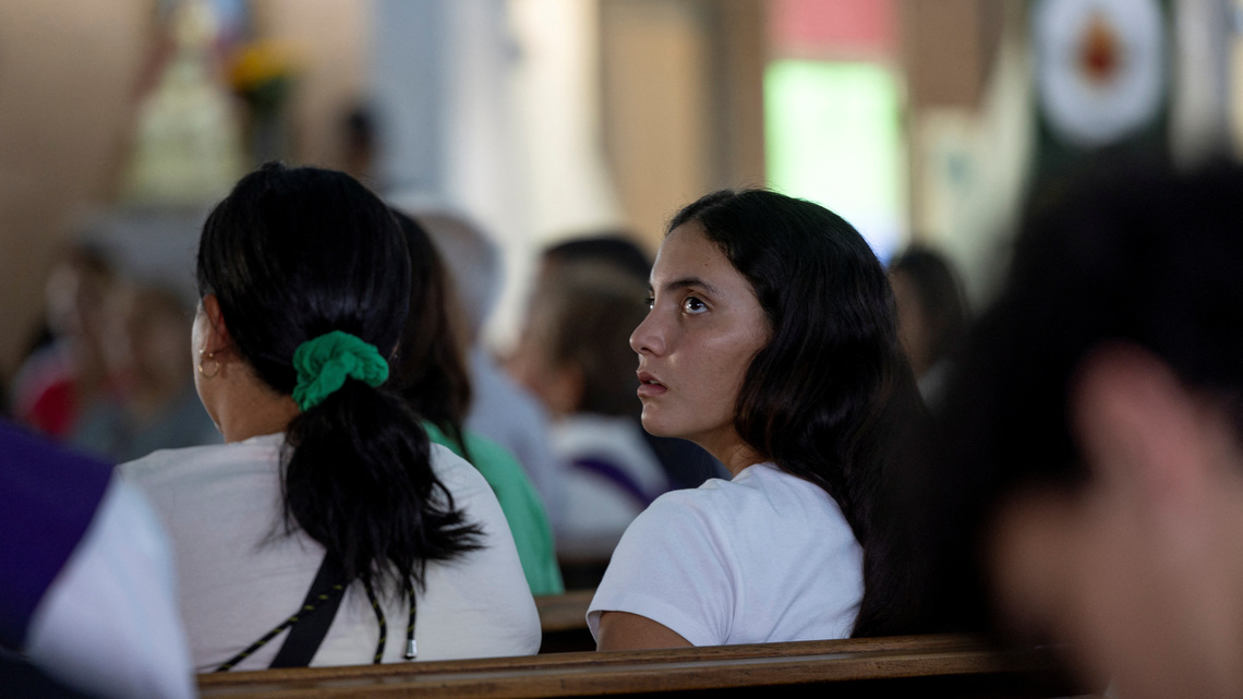 Teen Venezuela quake survivor mourns her 'young forever' friends 