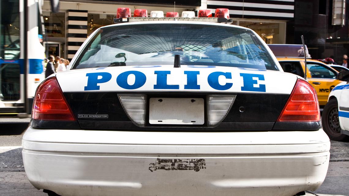 5 killed in head-on crash in southwest Minnesota involving SUV, family's party bus with 13 occupants 