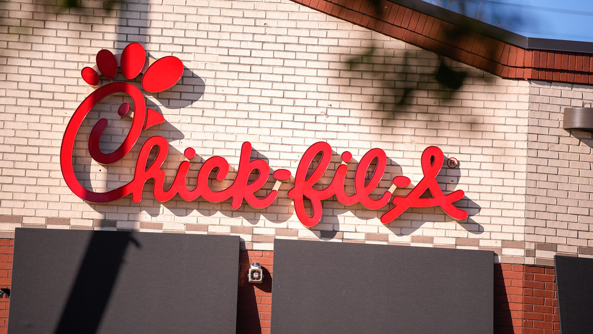 Dates, jobs, and free meals. Your guide to the Chick-fil-A Zanesville opening