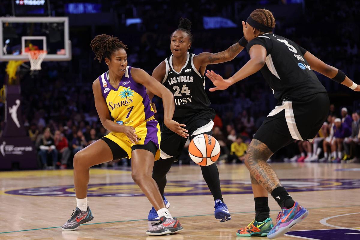  Los Angeles Sparks guard Ariel Atkins (7) Kiyoshi Mio-Imagn Images