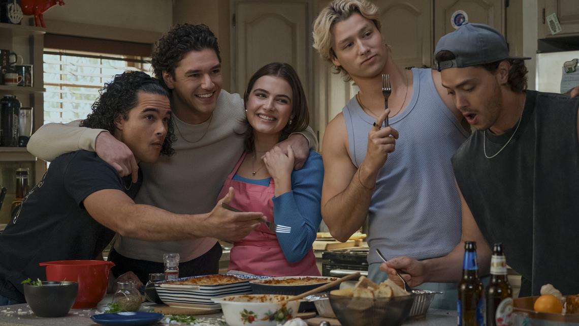 A Complete Guide to the Biggest 'Off Campus' Book Easter Eggs 
