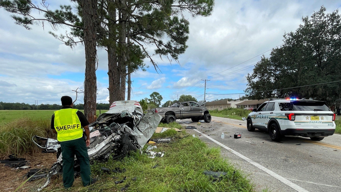 Married couple die in head-on crash in Auburndale, PCSO says 