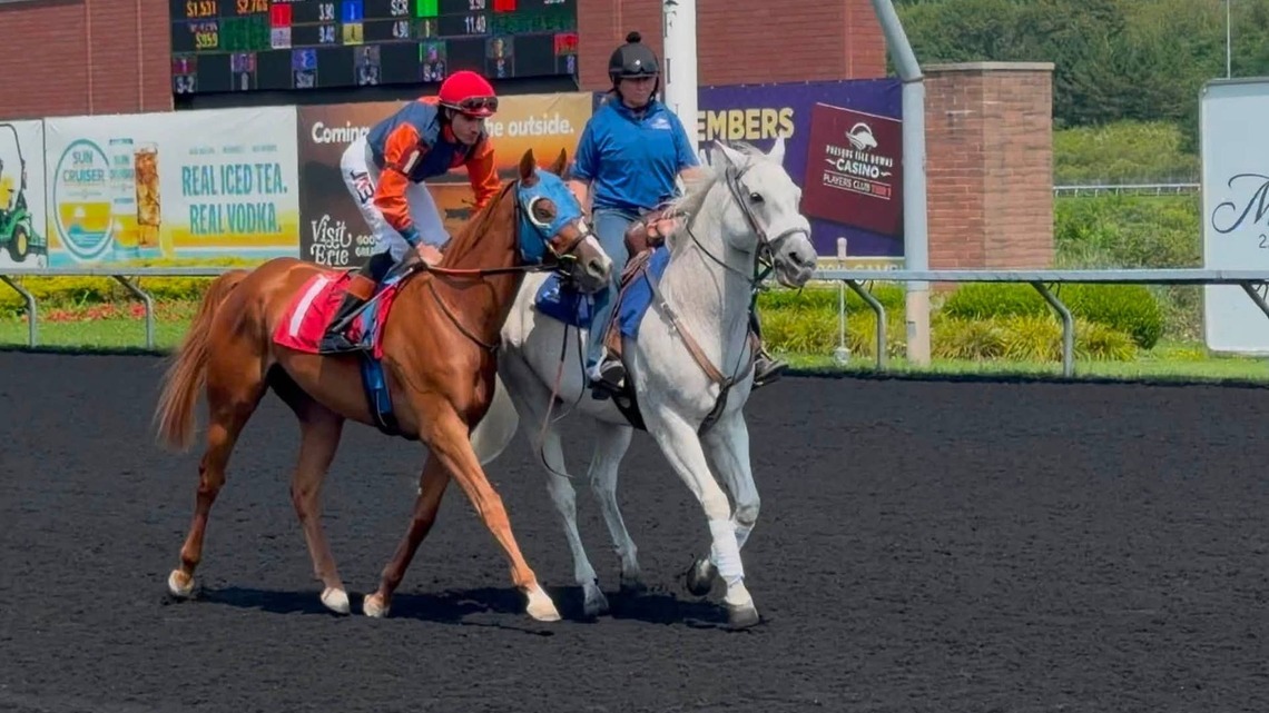 Barefoot Runner Gives Former Jockey Alice Beckman Her First Training Victory 