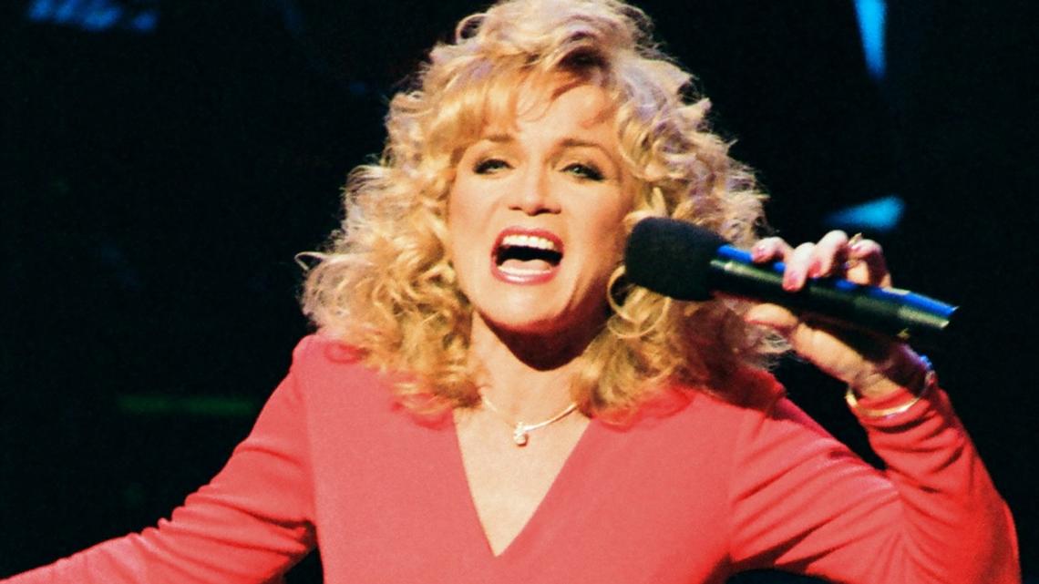 1981's Country Cool Classic Sent Barbara Mandrell Straight to No. 1 