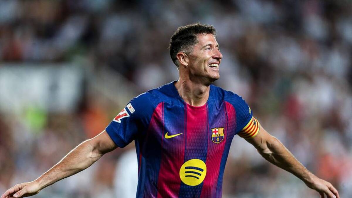  Robert Lewandowski's departure leaves Barça short up top. | Ivan Terron/Europa Press/Getty Images 