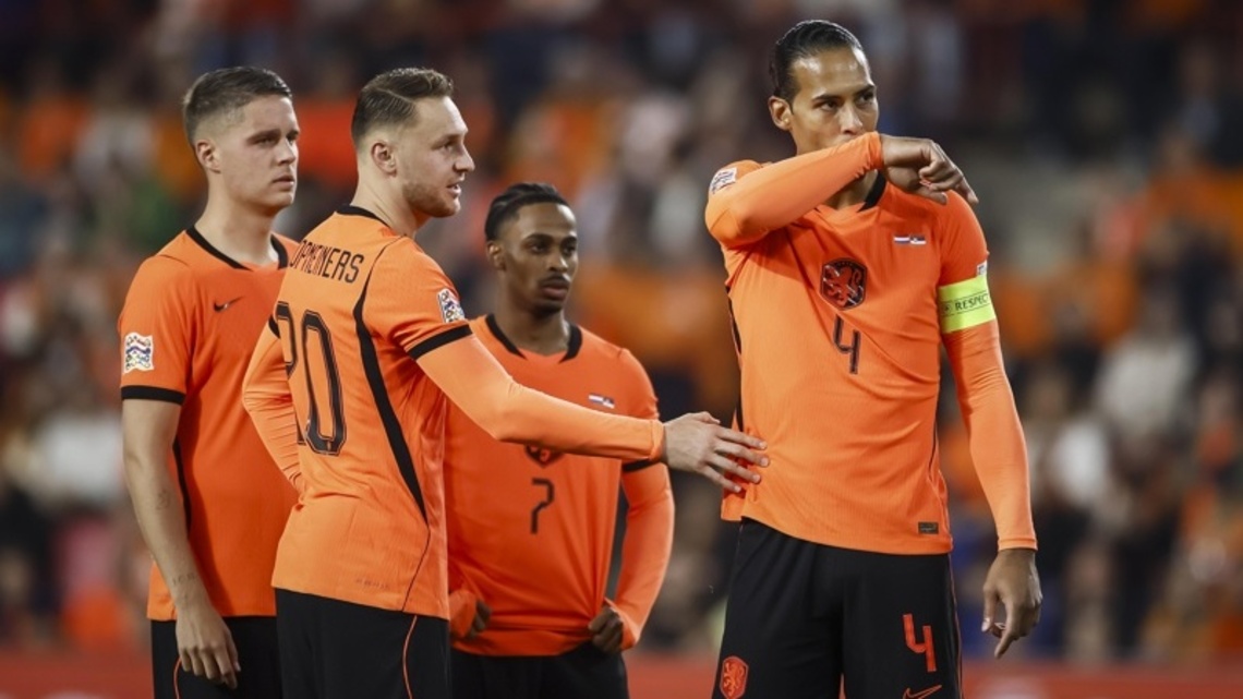 Zirkzee le da el triunfo a la Países Bajos de Xavi ante Serbia 