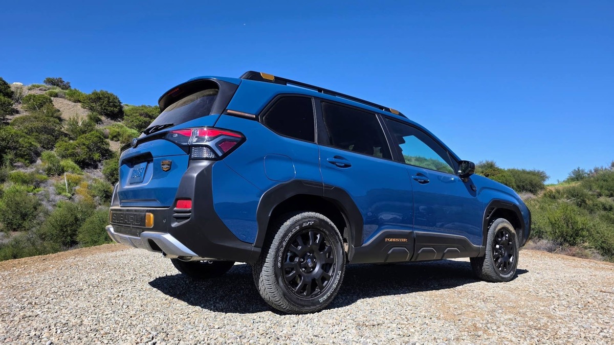  2026 Subaru Forester Wilderness Hybrid Kyle Edward/Autoblog