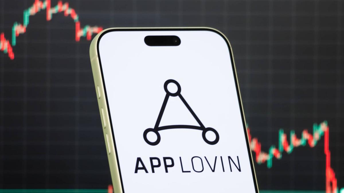  Morgan Stanley analyst Matthew Cost and team reiterated an Overweight rating on AppLovin and a $720 price target. 