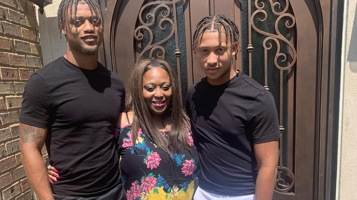Falcons Players A.J. and Avieon Terrell's Aunt Dead at 40 After Car Accident 