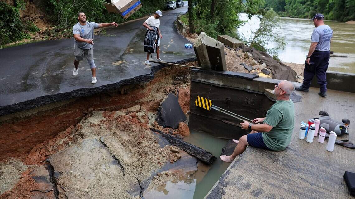 One dead, hundreds rescued in devastating Missouri flooding