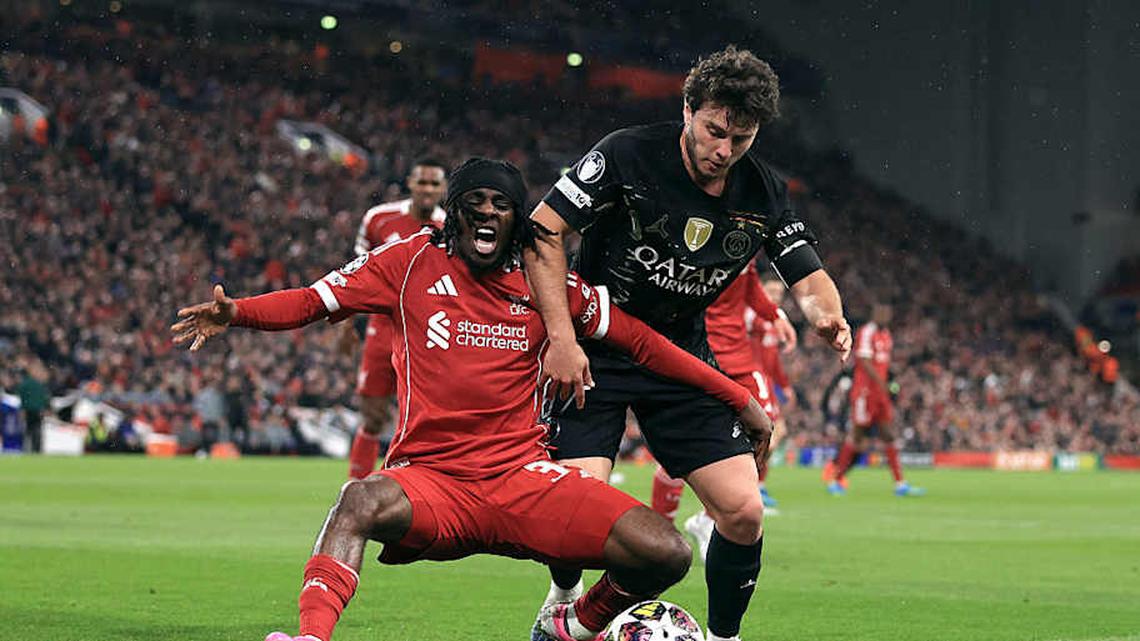  Jeremie Frimpong had a tough first half. | Simon Stacpoole/Offside/Getty Images 