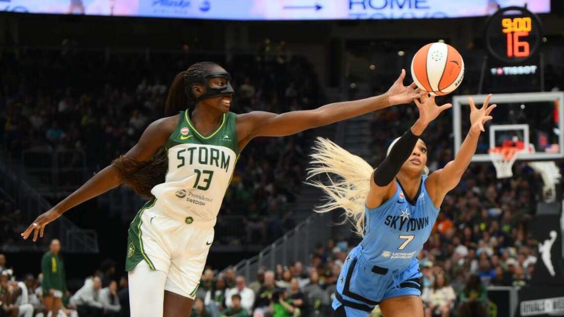 Storm snap 11-game slide, pull away late against Sky