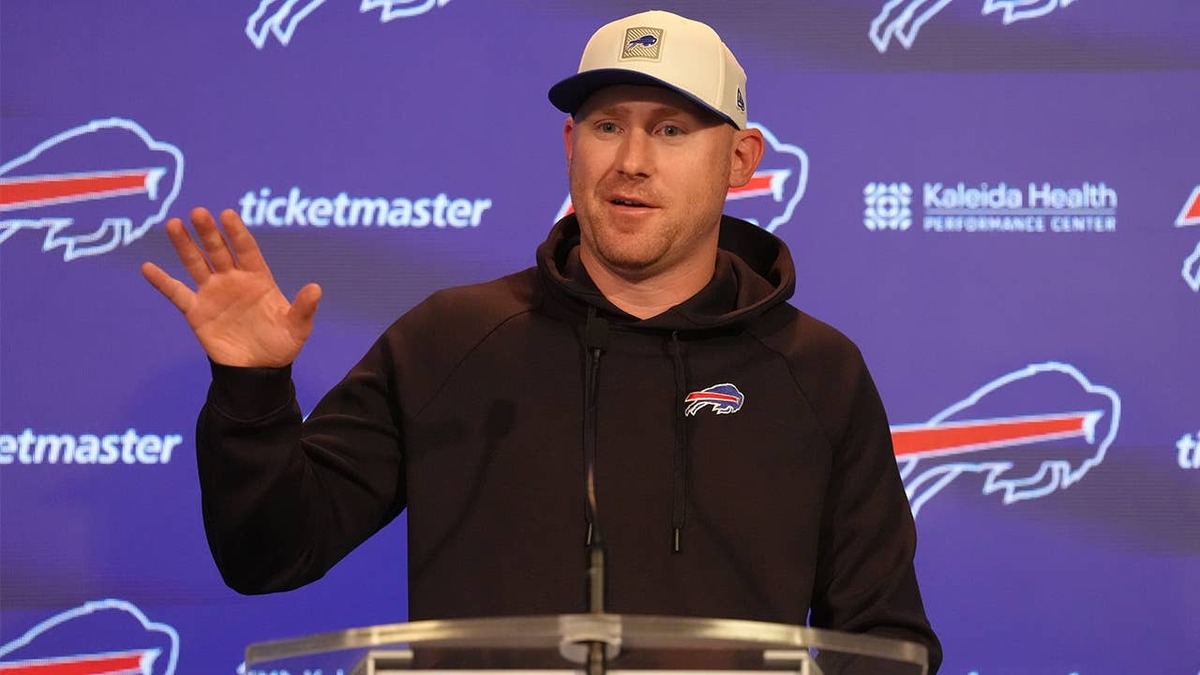  Buffalo Bills head coach Joe Brady answers questions during practice press conference. (Credit: Gregory Fisher-Imagn Images) Gregory Fisher-Imagn Images