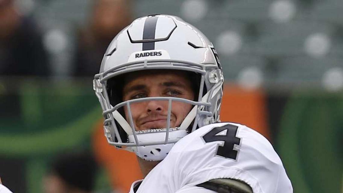  Dec 16, 2018; Cincinnati, OH, USA; Oakland Raiders quarterback Derek Carr (4) warms up prior to a game against the Cincinnati Bengals at Paul Brown Stadium. Mandatory Credit: David Kohl-Imagn Images | David Kohl-Imagn Images 