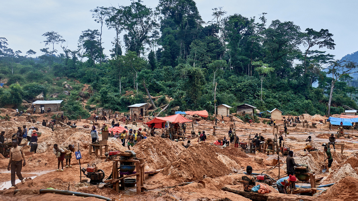 Gold smuggling funds Islamic State-linked insurgency in eastern Congo, report says 