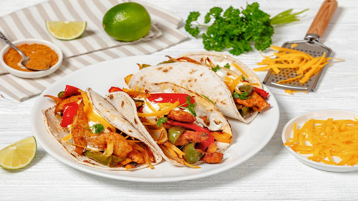 Lisa Lillien’s Sheet Pan Chicken Fajitas Recipe Is So Easy and Mess-Free