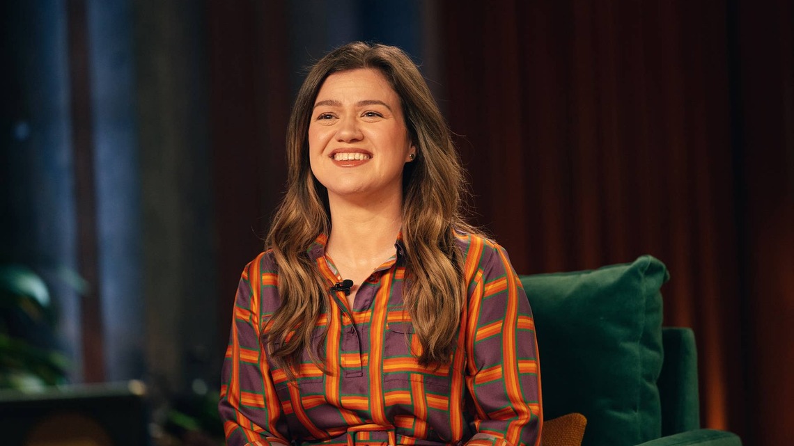 Kelly Clarkson Blasts Local Store After Poor Shopping Experience: 'You're an Idiot' 
