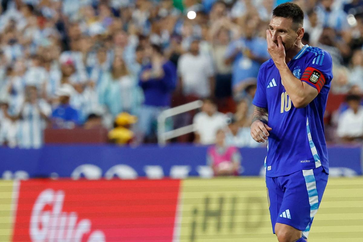  Argentina forward Lionel Messi (10). Geoff Burke-USA TODAY Sports