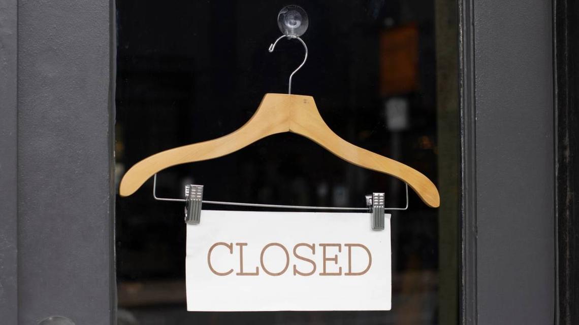 Huge jewelry retailer closing 100 stores, folding two brands