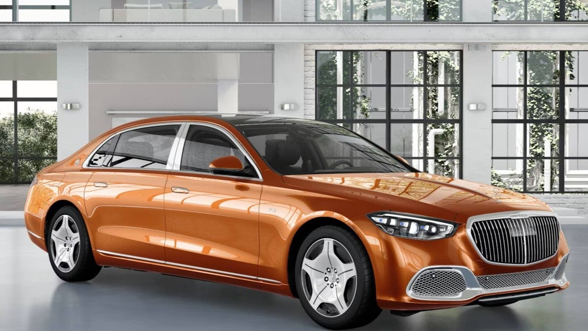 2026 Mercedes-Maybach S 680 in Manufaktur Orange Flame