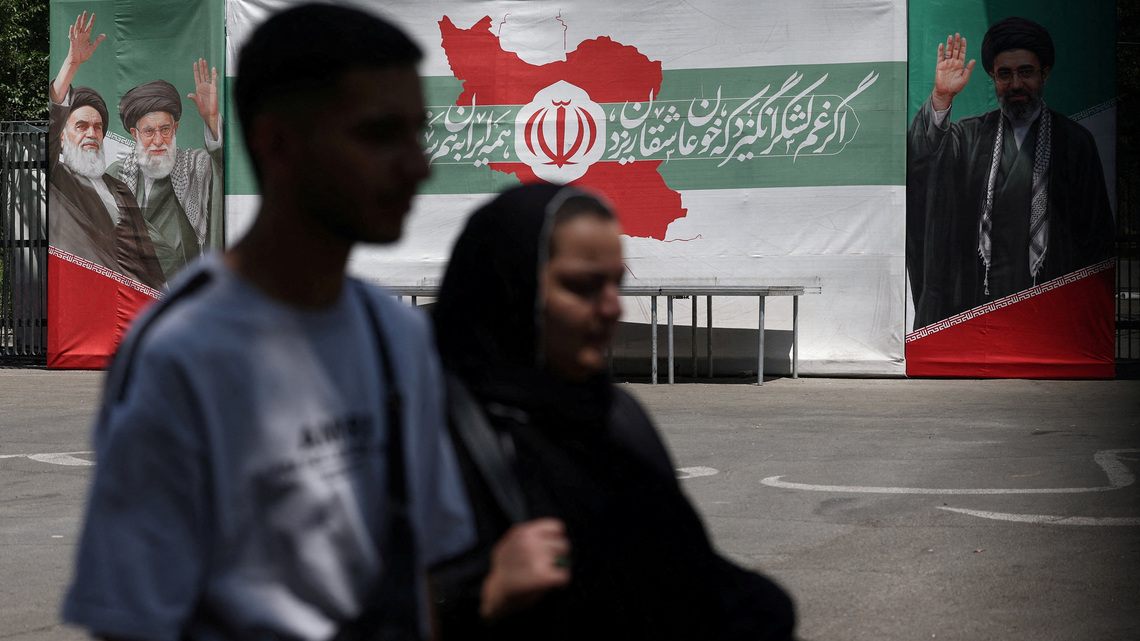 Iranian Guards' business empire to win big if U.S. sanctions lifted 