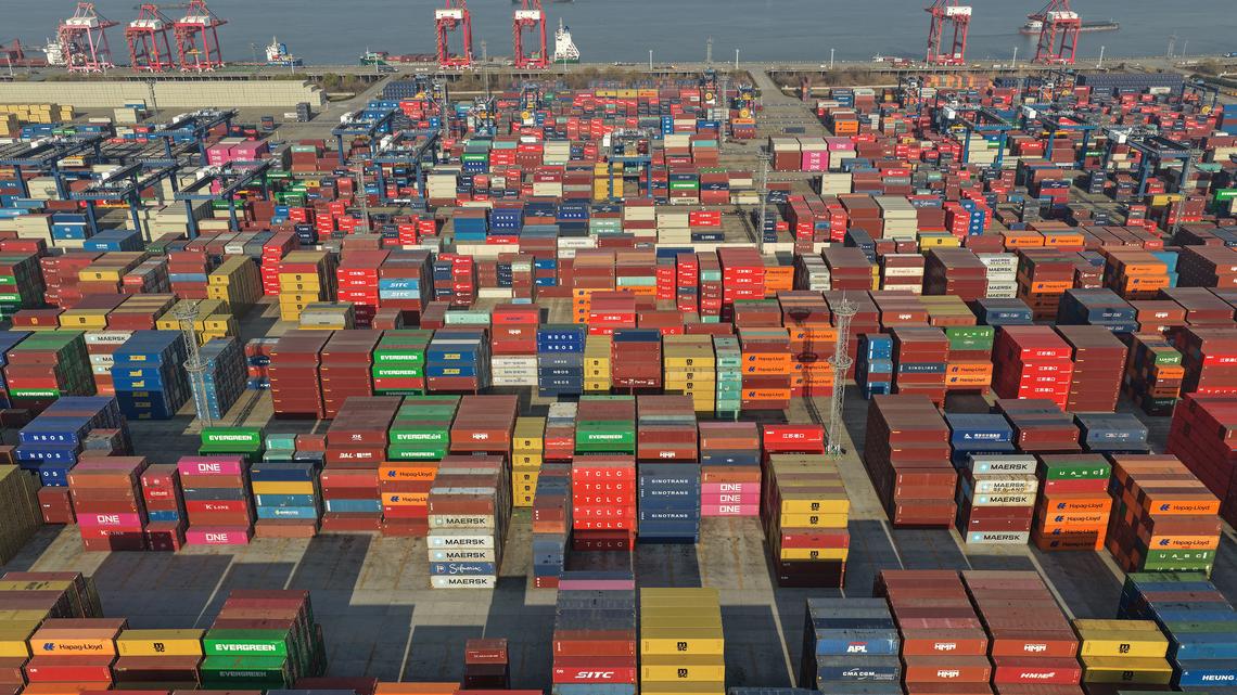 Mihir Sharma: The theater of the absurd in trump's trade fight 