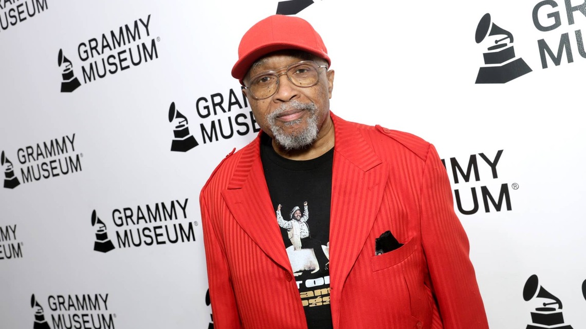 1971 R&B Hit Became a Two-Time Country Smash 25 Years Later 