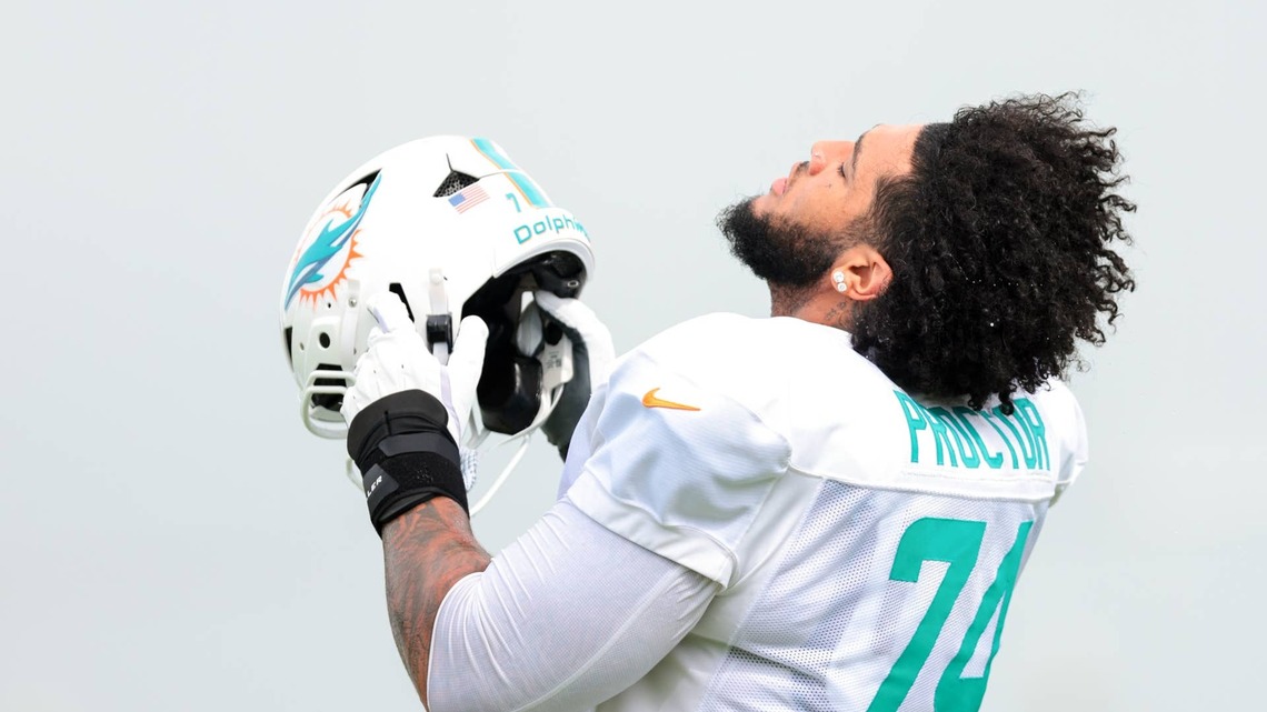 Kadyn Proctor's Concussion Clouds Miami Dolphins' Patriots Prep